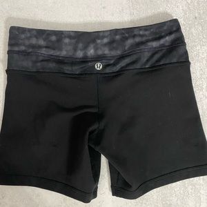 Lululemon boogie shorts size 4